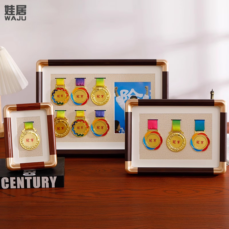 仿铜角实木马拉松奖牌展示框架keep荣誉相框摆台定制徽章收纳挂墙 - 图1
