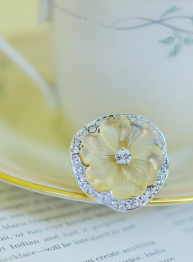 艺伎的胭脂 vintage KJL 白色 花卉 小号 戒指