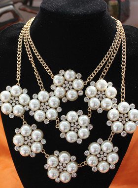 大珍珠花朵短款毛衣链