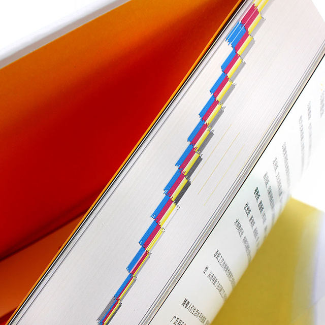 Large chromatogram, standard CMYK four-color chromatogram, four-color printing color card printing chromatography book, international standard printing color matching design principle scheme, international universal CMYK color card manual book