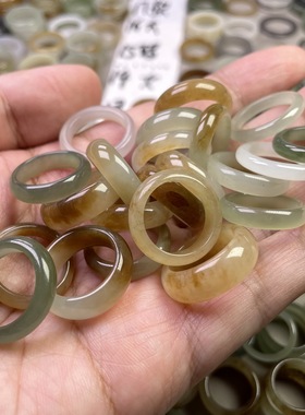 天然新疆和田玉戒指且末一口糖