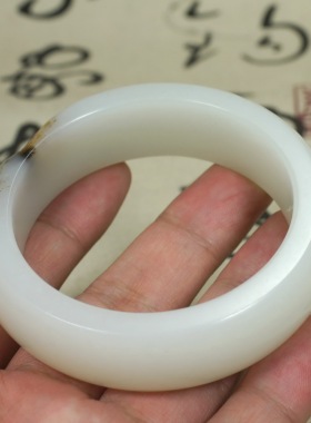 不议价收藏佳品和田玉女白玉籽料