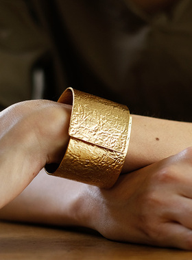 日本代购NAGAE锡制手镯手链 金色金属扁条 褶皱折纸风格随意弯曲