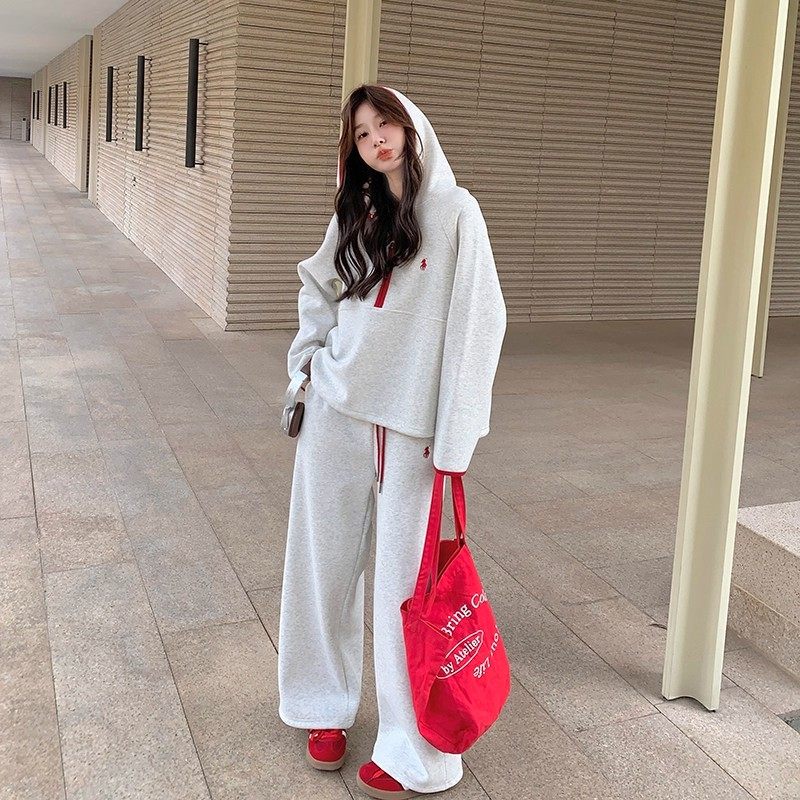 浅灰色洋气减龄卫衣套装女秋季2025新款超火休闲运动阔腿裤两件套,淘宝优惠券,粉丝福利购,淘宝优惠卷