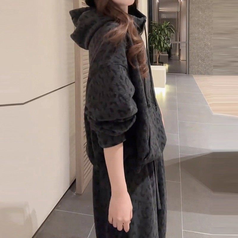 韩系连帽时尚套装女2025冬季新款卫衣松紧腰直筒裤休闲两件套潮,淘宝优惠券,粉丝福利购,淘宝优惠卷