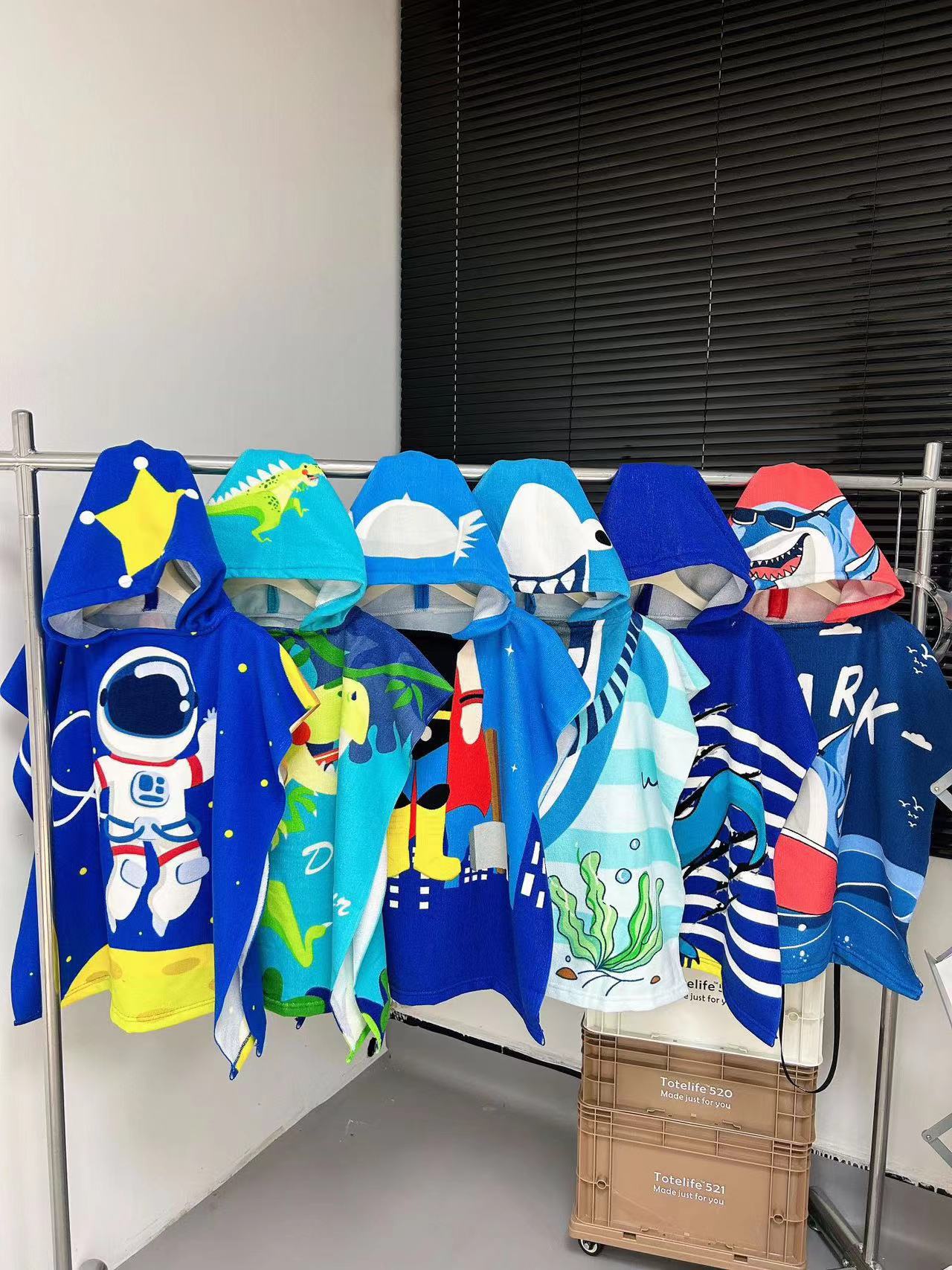 Cartoon children's bath towel cape can wear hooded可穿浴巾 - 图2