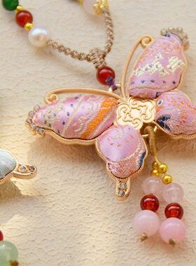 新款非遗仿宋锦双面蝴蝶项链女手工编织新中式毛衣链国风旗袍吊坠