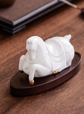 描金白色陶瓷唐马摆件家居装饰品客厅书房工艺品时尚百搭装饰摆件
