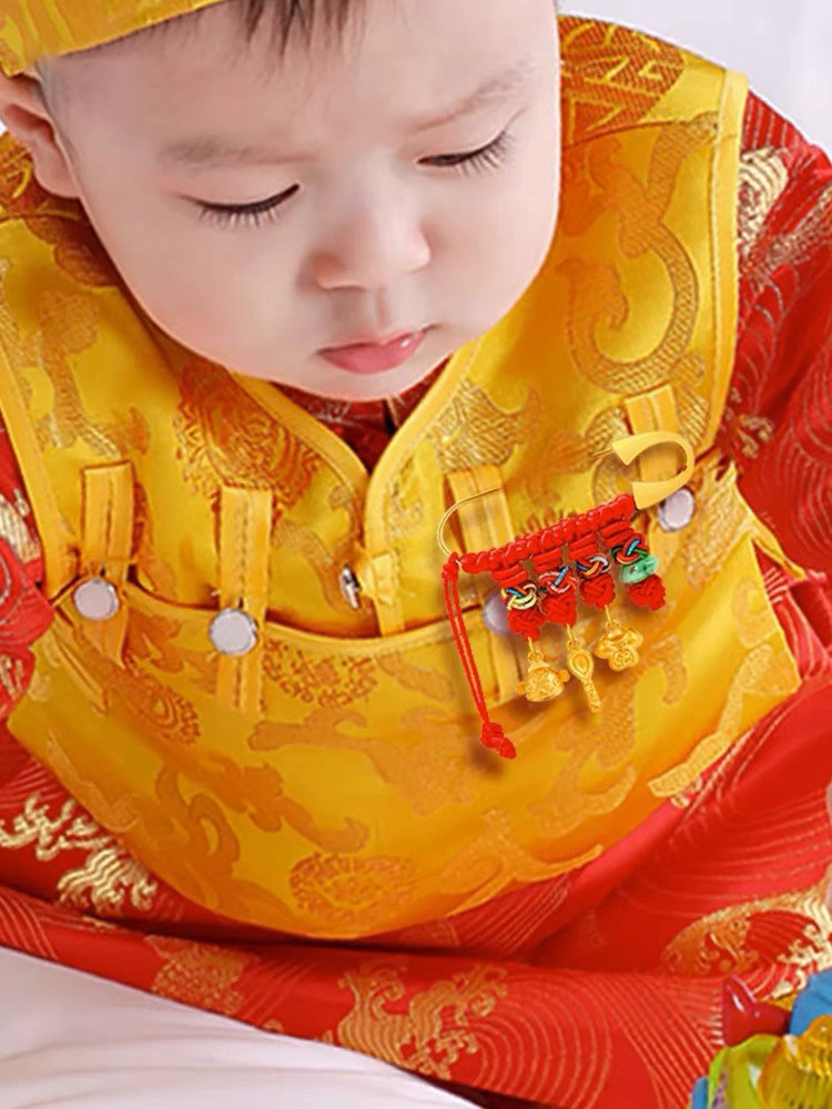 黄金别针宝宝吉祥三宝婴儿金饰999足金儿童胸饰纯金正品新款红绳 - 图3
