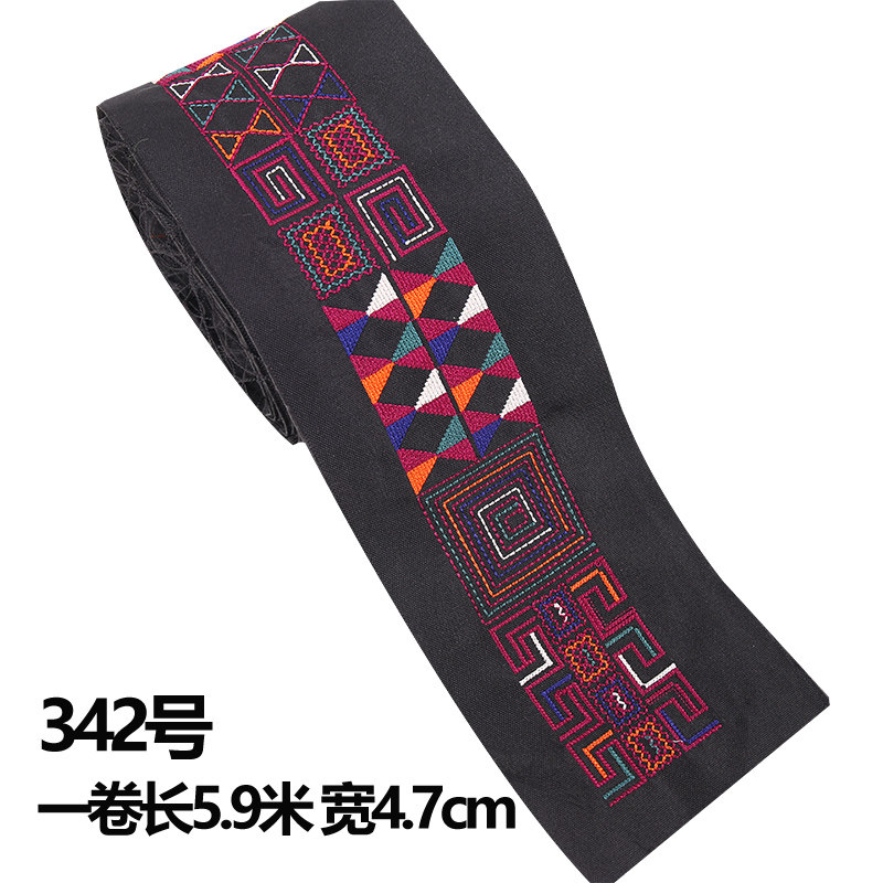 禄劝啄木鸟服装店：引领潮流新风尚