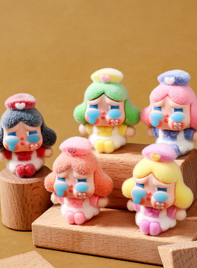 新款植绒护士哭娃萌粒公仔植绒摆件diy创意网红桌面小摆件