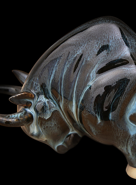 傲世窑变气势如虹牛摆件钧瓷