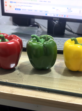 假辣椒模型红黄绿三个色灯笼菜椒