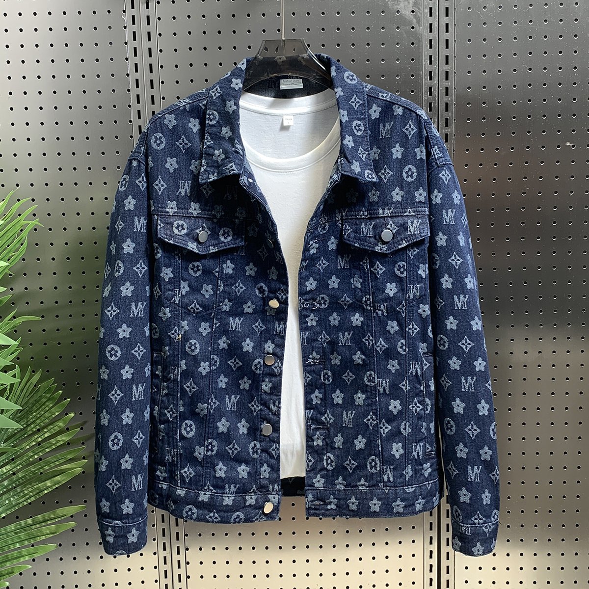 Louis Vuitton LV SPRAY DENIM JACKET (1AAVCN)