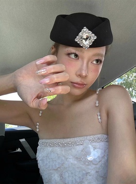 赫本风轻奢黑色方钻平顶礼帽女秋冬新款复古法式高级感贝雷帽子