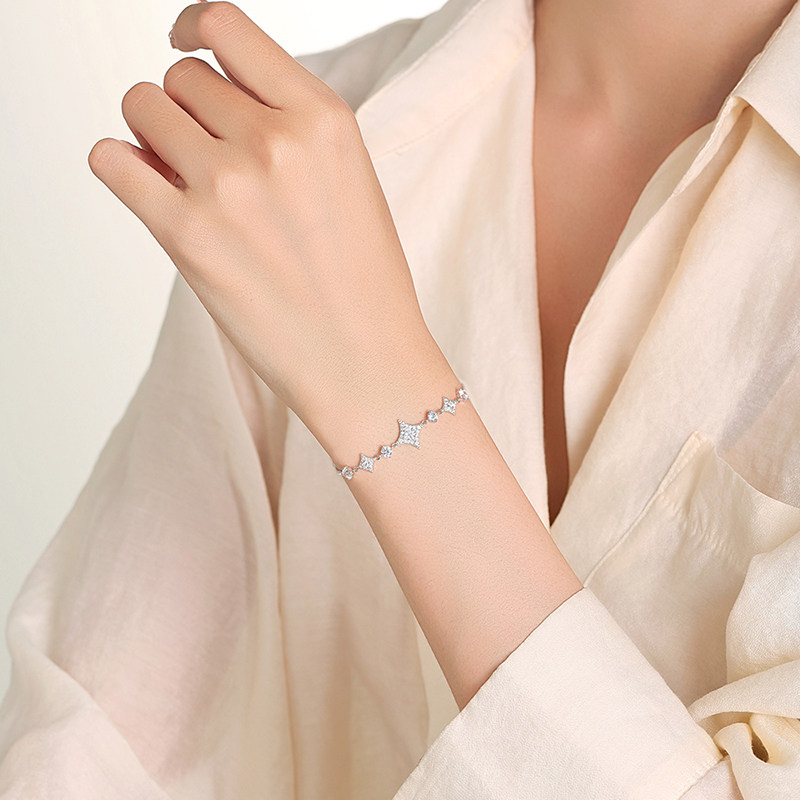 周大生DC星芒手链纯银轻奢小众星星配饰璀璨链子送女友生日礼物,淘宝优惠券,粉丝福利购,淘宝优惠卷