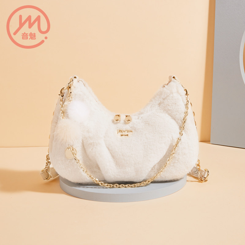 2020秋冬新款潮褶皱云朵毛绒斜挎包 音魅女士包袋