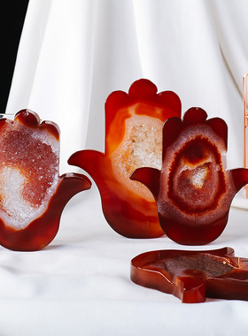 正品天然红玛瑙带晶洞手掌雕刻件水晶晶簇摆件矿石标本家居装饰