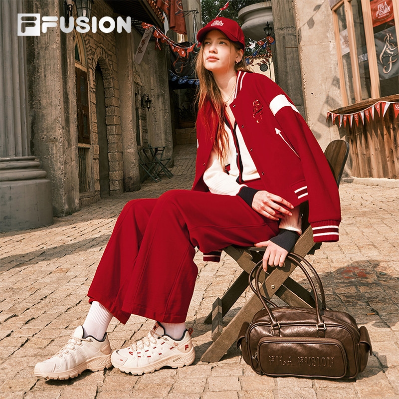 马上起飞丨Dimitri联名FILA FUSION斐乐女外套红色棒球服贵气新衣,淘宝优惠券,粉丝福利购,淘宝优惠卷