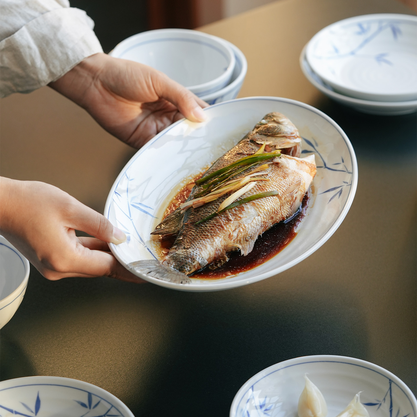 肆月中式陶瓷鱼盘家用菜盘餐盘盘子大号创意点心盘高级新款鱼菜盘 - 图3