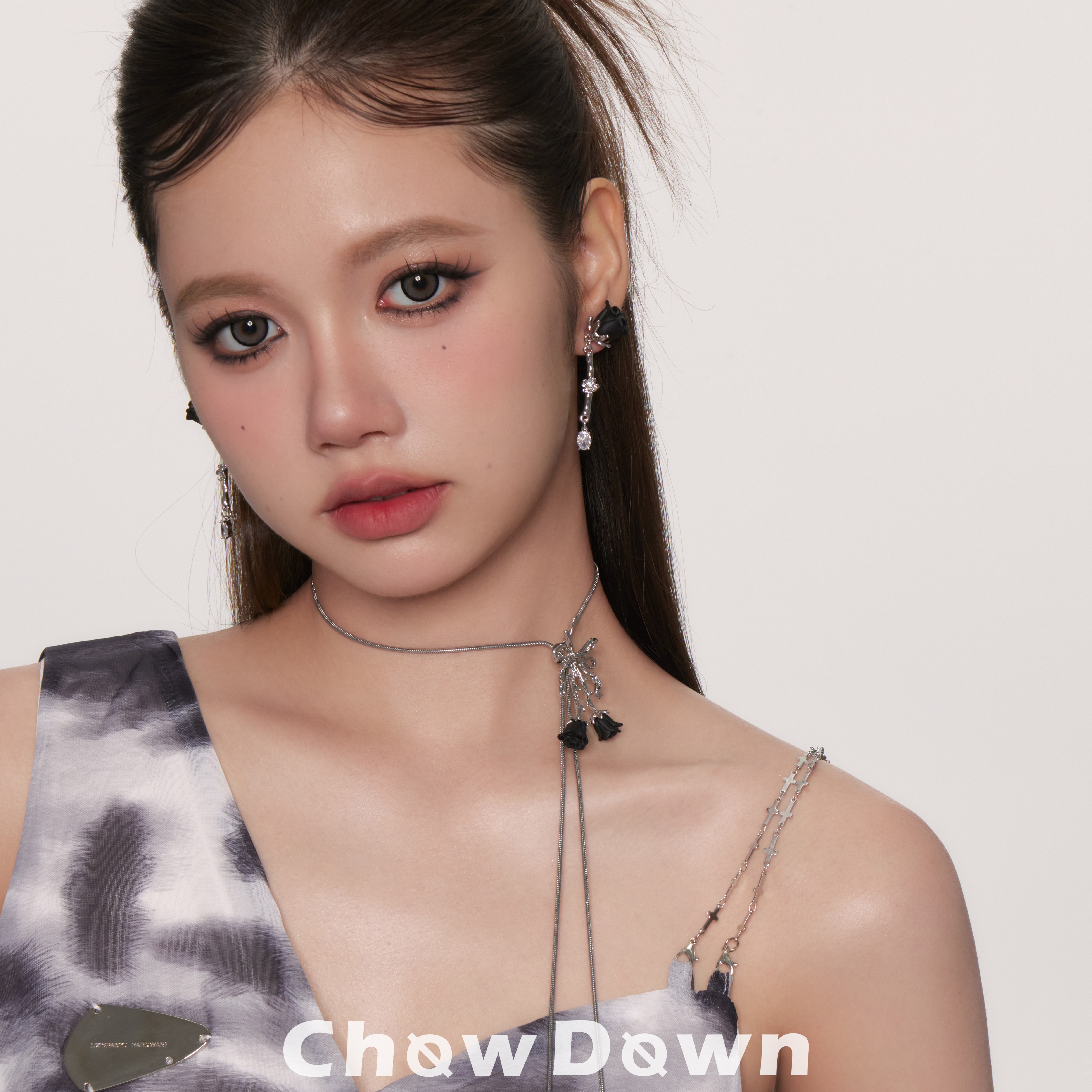 [明星同款] CHOWDOWN暗夜玫瑰抽拉可调节毛衣链小众时尚岳岳同款 - 图2