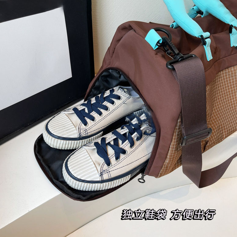 Large-capacity portable short-distance travel bag women's multi-functional crossbody storage bag men's wet and dry separation sports fitness bag