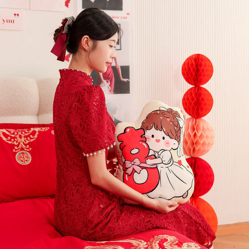 新婚压床娃娃一对结婚女方陪嫁用品婚房布置婚礼喜字抱枕婚庆公仔 - 图3