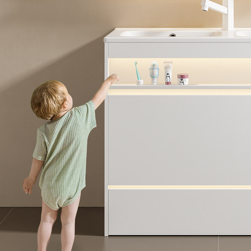  法安思卡威德朗浴室柜组合