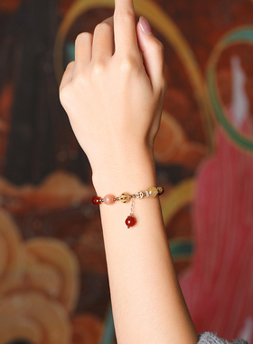 灵机麦玲玲2026马年三合生肖红玛瑙手链属牛兔鼠本命年太岁手串