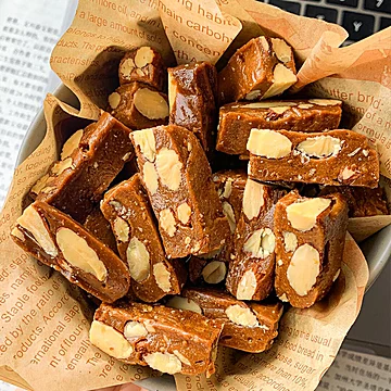 【100g】法式海盐巴旦木太妃糖[5元优惠券]-寻折猪