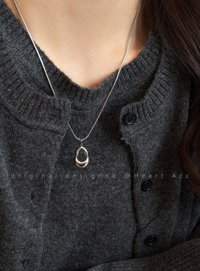 银色镂空水滴吊坠项链女高级感轻奢小众毛衣链钛钢不掉色长款配饰