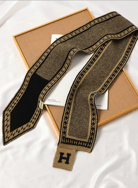 山海艺术样板房衣帽间女士衣柜小香风外套装饰摆件软装装饰品搭配