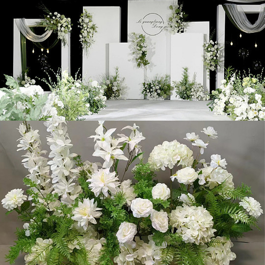 Wedding place for flower arrangement on the road to attract flowers