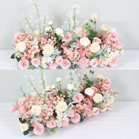 Wedding place for flower arrangement on the road to attract flowers