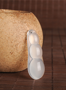 巴西冰透白玛瑙毛衣链四季豆吊坠