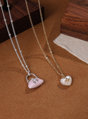 2025新款包包爱心贝母项链女小众百搭镀金小众设计几何方形锁骨链