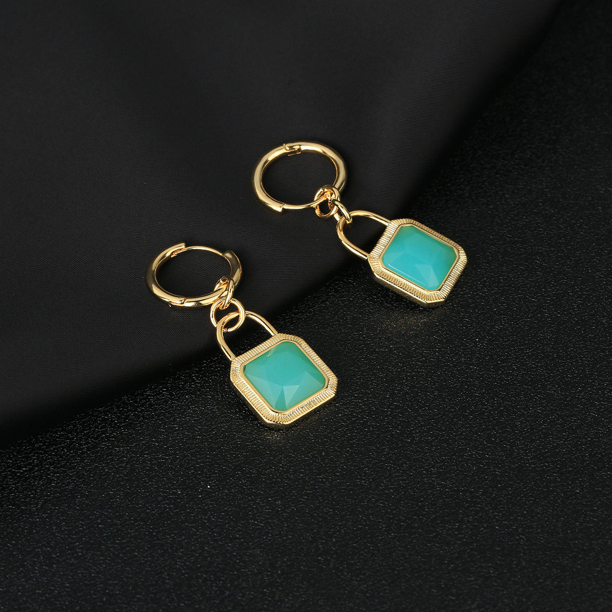 欧蒂娜锁形几何造型轻奢百搭耳饰耳钉女2025新款优雅高级感耳环女,淘宝优惠券,粉丝福利购,淘宝优惠卷