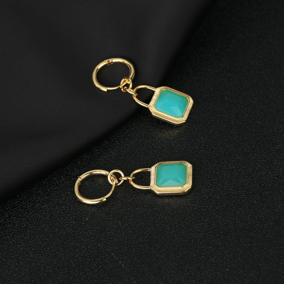 欧蒂娜锁形几何造型轻奢百搭耳饰耳钉女2025新款优雅高级感耳环女,淘宝优惠券,粉丝福利购,淘宝优惠卷