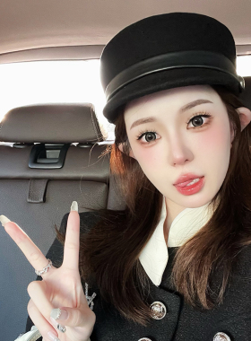 八角帽逛街休闲气质女