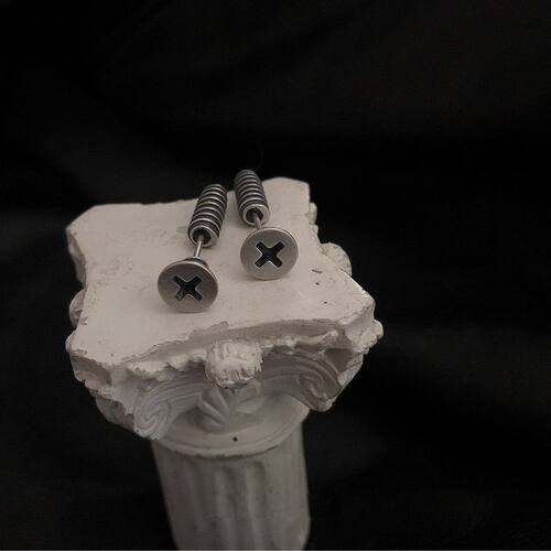 钛钢耳饰 螺丝耳钉防过敏耳钉男女小众潮酷耳骨钉ins风复古耳环 - 图0