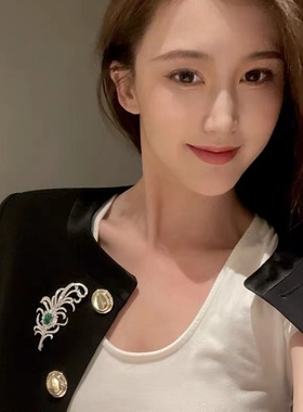 满钻祖母绿羽毛胸针时尚