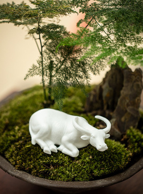 陶瓷小牛摆件创意白瓷动物生肖牛招财十二生肖家居客厅茶桌装饰品