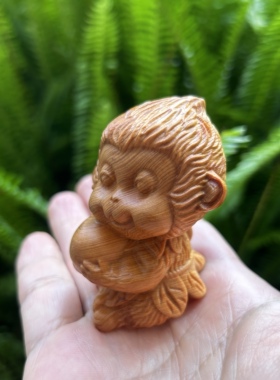 天然陈化老料崖柏木雕刻猴子抱桃手把件可爱生肖猴文玩桌面小摆件