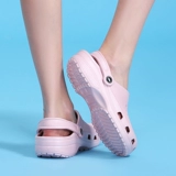 Летние женские повседневные легкие нескользящие тапочки в стиле Crocs, пляжная обувь, босоножки, закрытый носок, для влюбленных