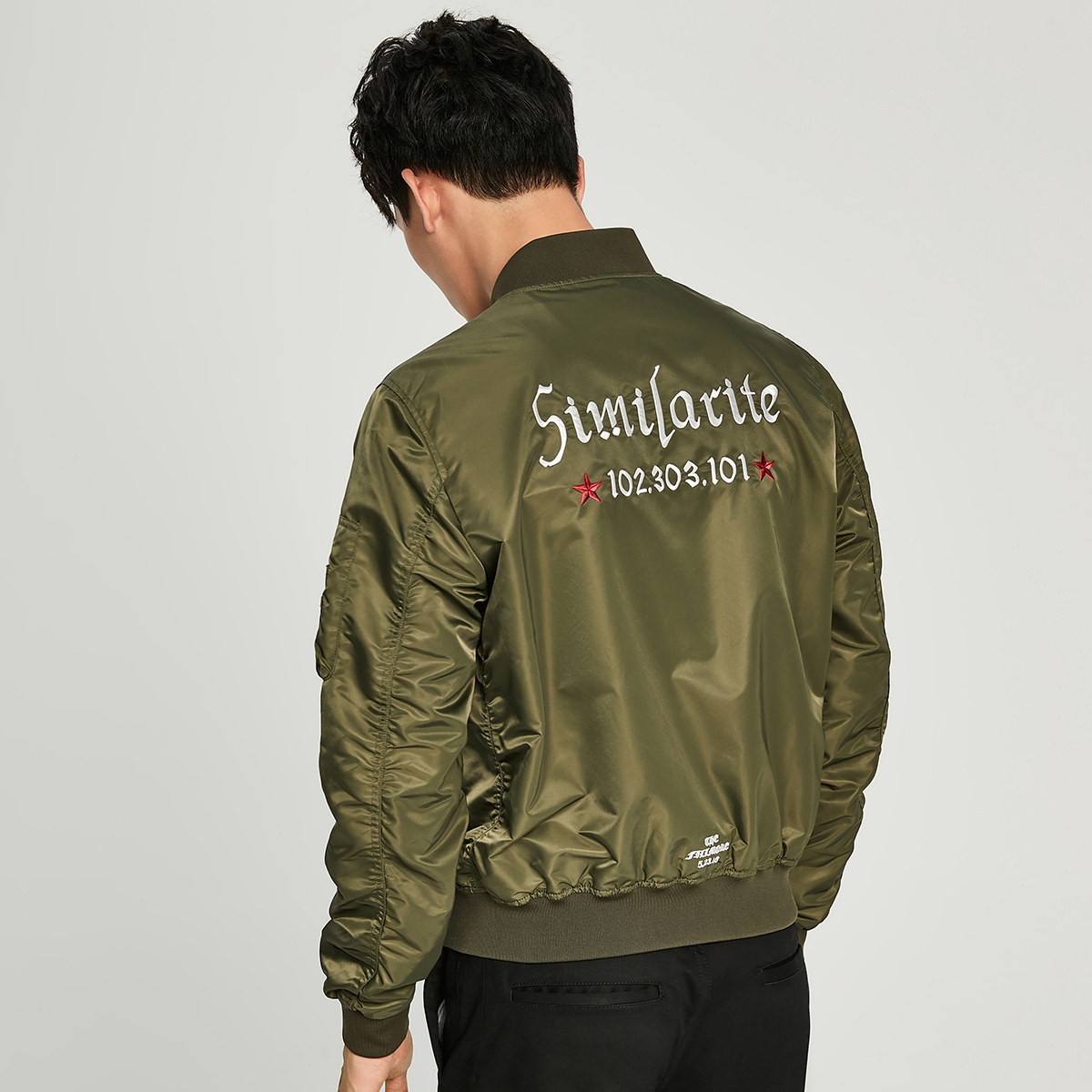 太平鸟男装2018秋季新款男士领夹克 太平鸟男装outlets店夹克