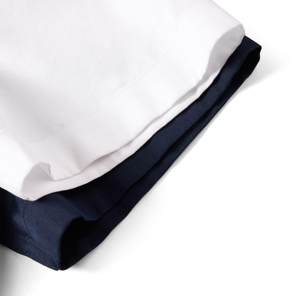  太平鸟男装outlets店衬衫