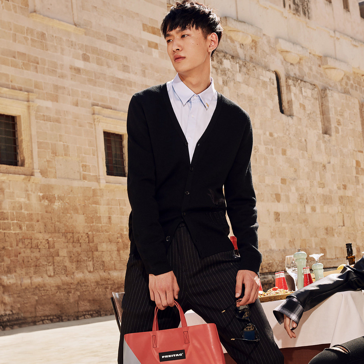 太平鸟男装奥莱黑色仙鹤刺绣m开衫 太平鸟男装outlets店针织衫/毛衣