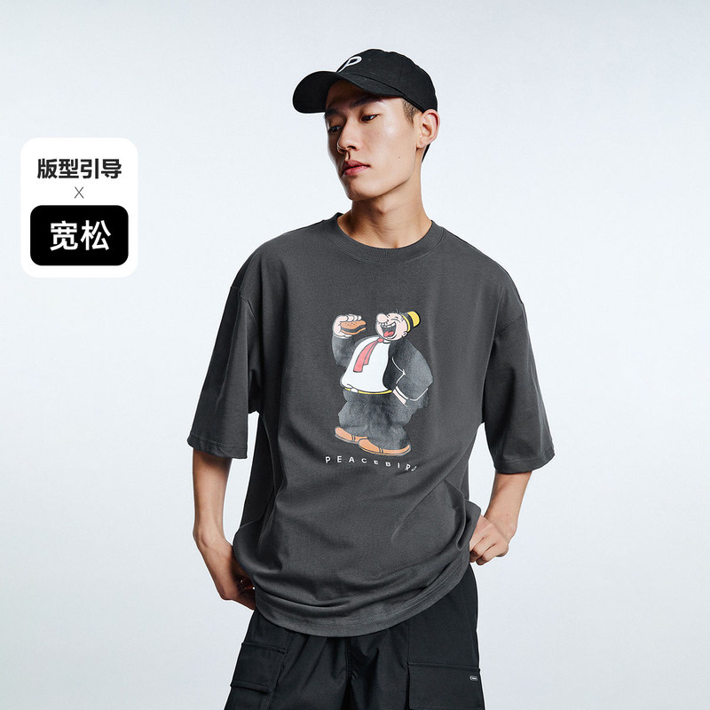  太平鸟男装outlets店T恤