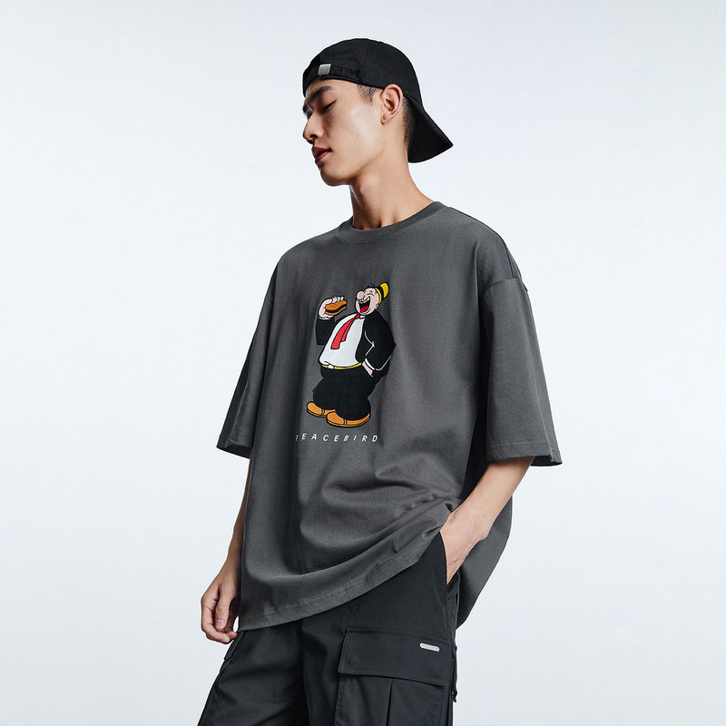  太平鸟男装outlets店T恤