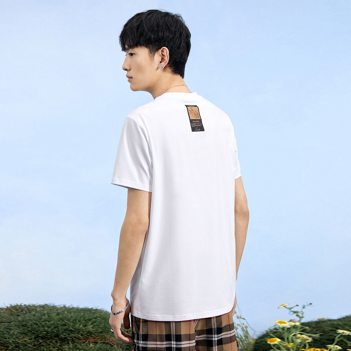 太平鸟男装奥莱小鹿斑比系列男t恤 太平鸟男装outlets店T恤